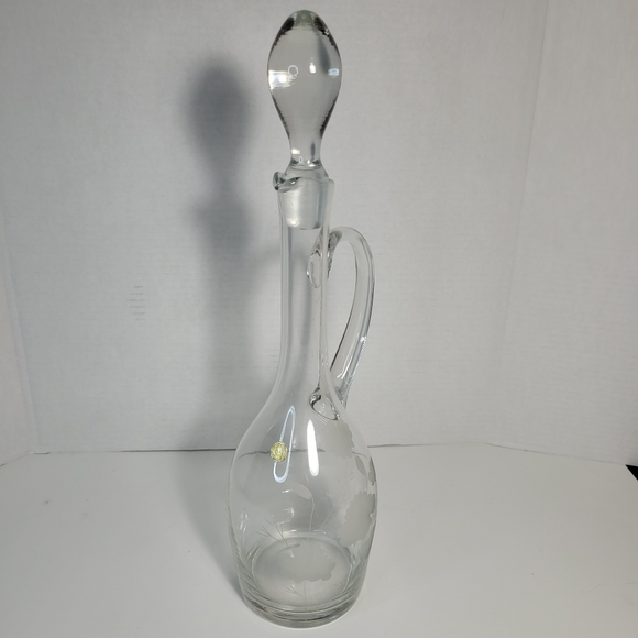 Gorgeous Floral Etched Glass Tall Vintage Decanter Made in Romania - Picture 8 of 12